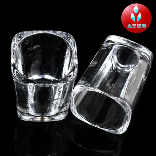 Small glass, high white wine, spirit glass, creative promoti