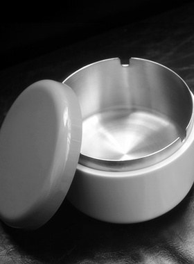 高级灰色不锈钢烟灰缸创意个性潮流家用客厅办公烟缸带盖防风飞灰