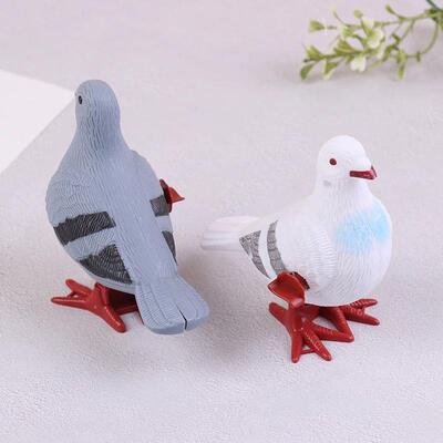 1PC Plastic Clockwork Jump Toy Cute Jumping Pigeon Clockwork