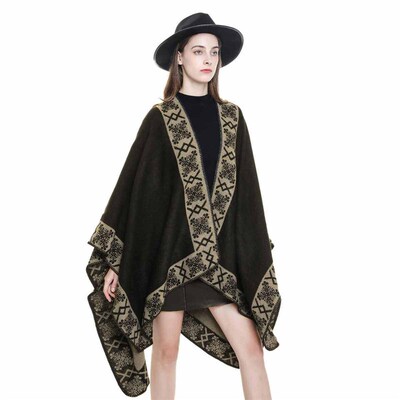 Ethnic cloak, big shawl, Qinghai Lake tourism photography,
