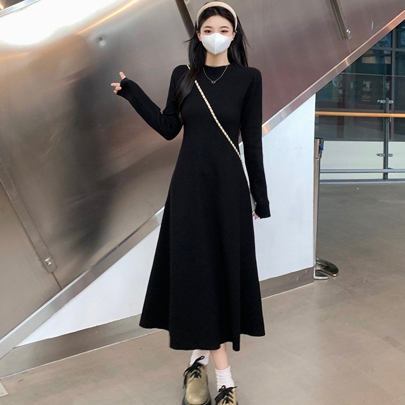 大码女针织配大衣胖mm秋冬新款显瘦白色毛衣内搭打底小个子连衣裙