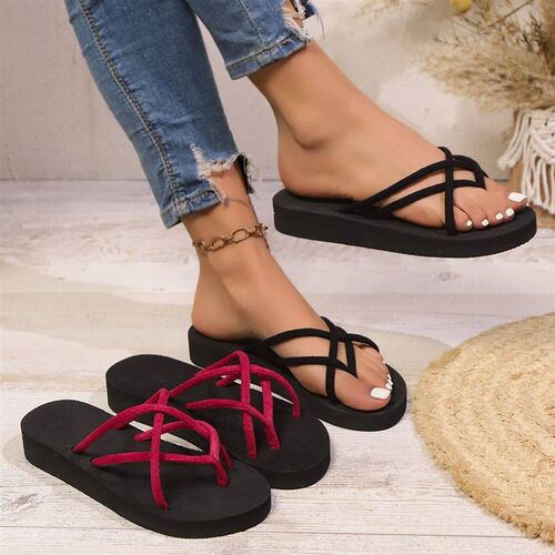 Ladies chic summer flip flops - fashionable black foot on