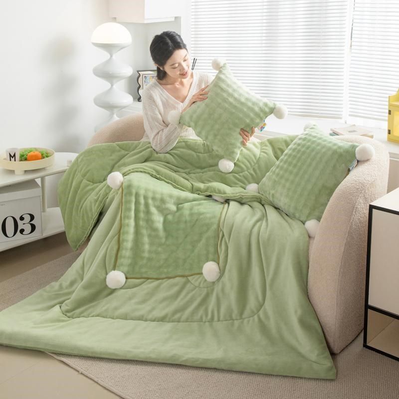 抱枕被兔毛绒立体毛球抱枕被加厚保暖办公室午睡空调被车载毯子冬,居家布艺,抱枕被,淘宝优惠券,粉丝福利购,淘宝优惠卷