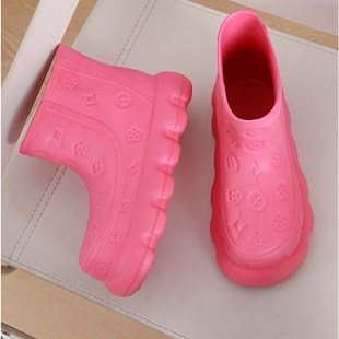 Fashionable and trendy womens water boots and waterproof sh