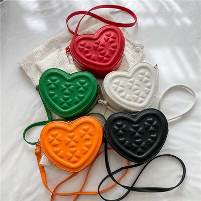Bag Womens New Heart-shaped Mini Bag High-end Sense Bag Sma