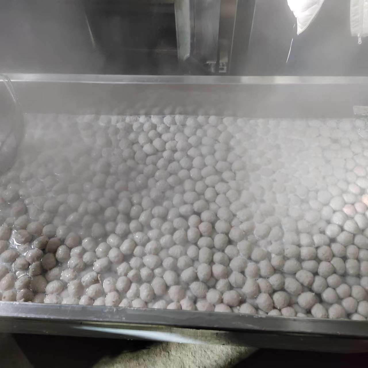 自动肉丸成型机 撒尿牛肉丸子机器 圆子成型设备丸子机现货,清洗/食品/商业设备,肉制品加工设备,淘宝优惠券,粉丝福利购,淘宝优惠卷