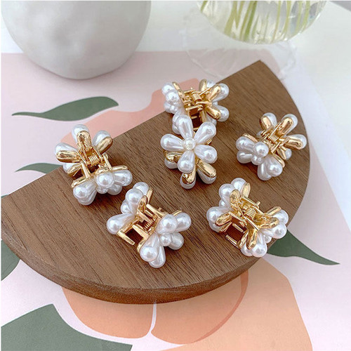 2023 New Fashion Mini Pearl Hair Claws for Women Korean Smal