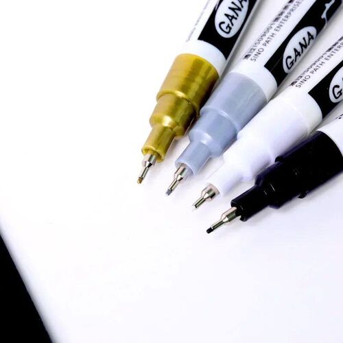 4Ps/set Oil Based White Blak Permanent Paint Markers Pens 0.