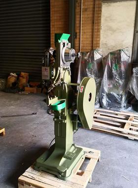 专业定制HC-8RE 小型铆钉机 适用于童车、頭盔等五金配件之铆合