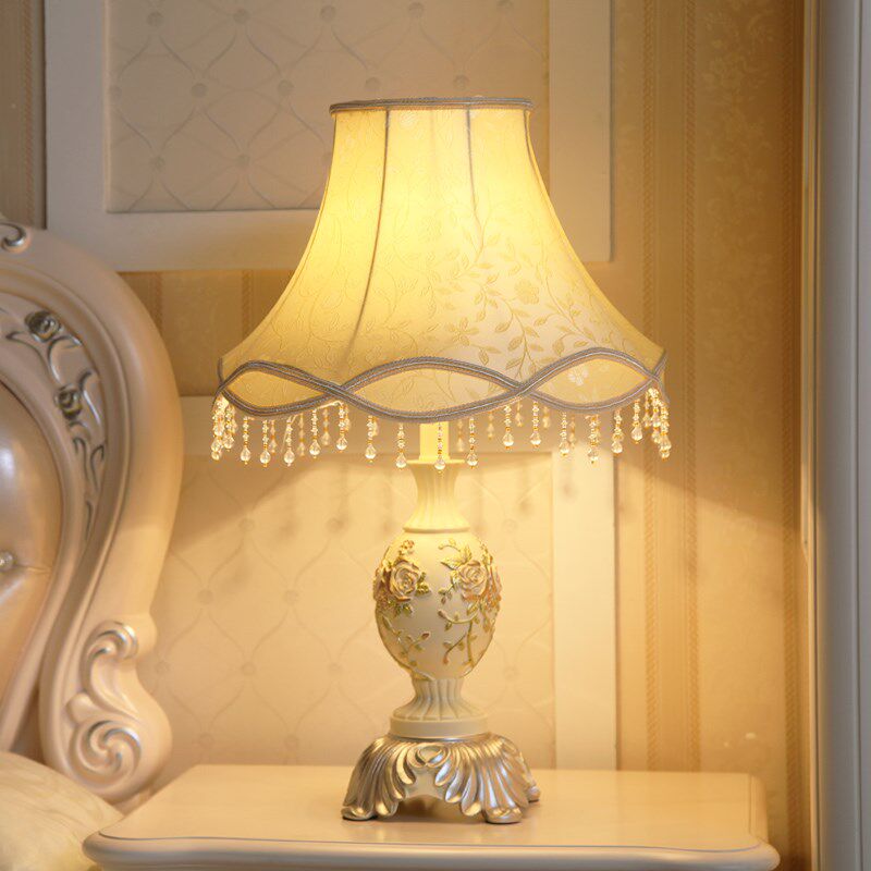 欧式台灯创意浪漫婚房温馨卧室新婚装饰家用床头柜可调光床头灯