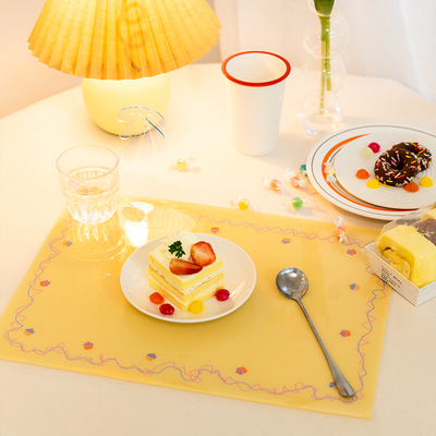甜话街卡通格子pvc餐垫西餐牛排桌垫防水防油宠物餐盘碗垫杯垫