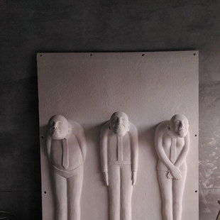 石膏定制抽象人物迎宾浮雕定做马头灯落地雕塑卡通装饰品雕像摆件