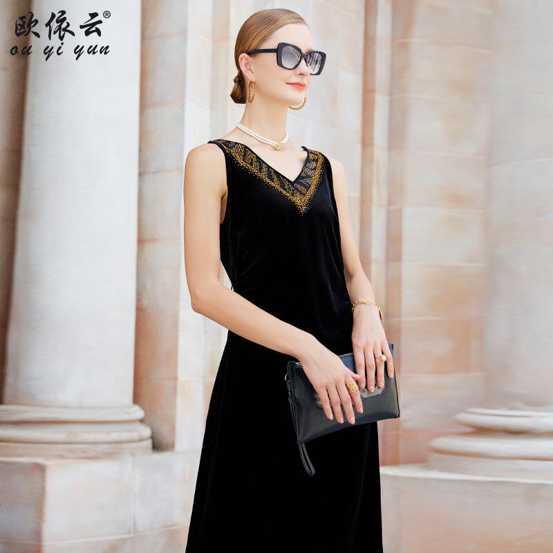 欧依云吊带背心裙春秋无袖内搭裙显瘦中年女士大码打底裙2025新款