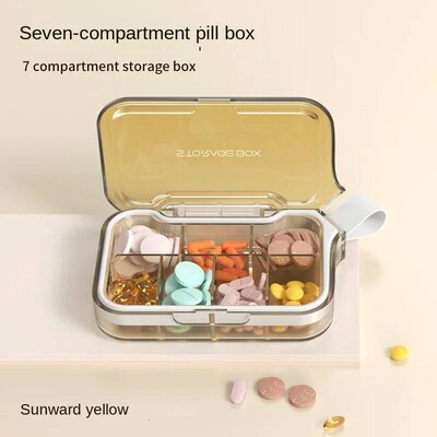 4/7 Grids Mini Portable Pill Box Weekly Medicine Vitamin Sto