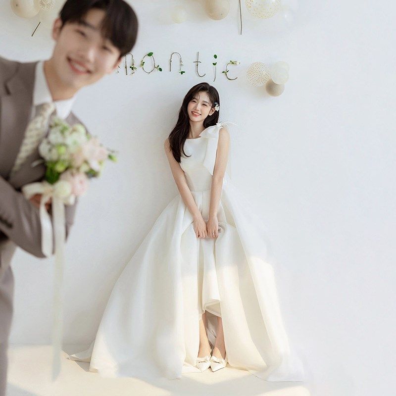 法式森系简约轻婚纱新娘齐地旅拍出门纱白色领证订婚宴会小礼服裙