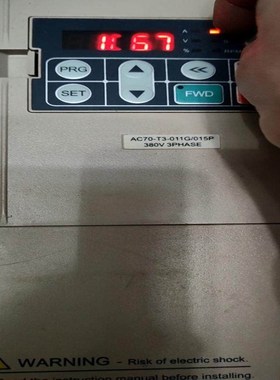 伟创变频器11/15千瓦。AC70-T3-011G/015P