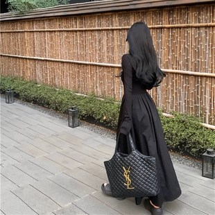 长袖连衣裙女2024新款秋季气质轻奢高级感收腰显瘦法式连衣裙女