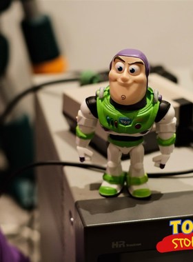 家庭登陆任务靓仔上镜巴斯光年公仔牛仔玩具装饰模型工位摆件