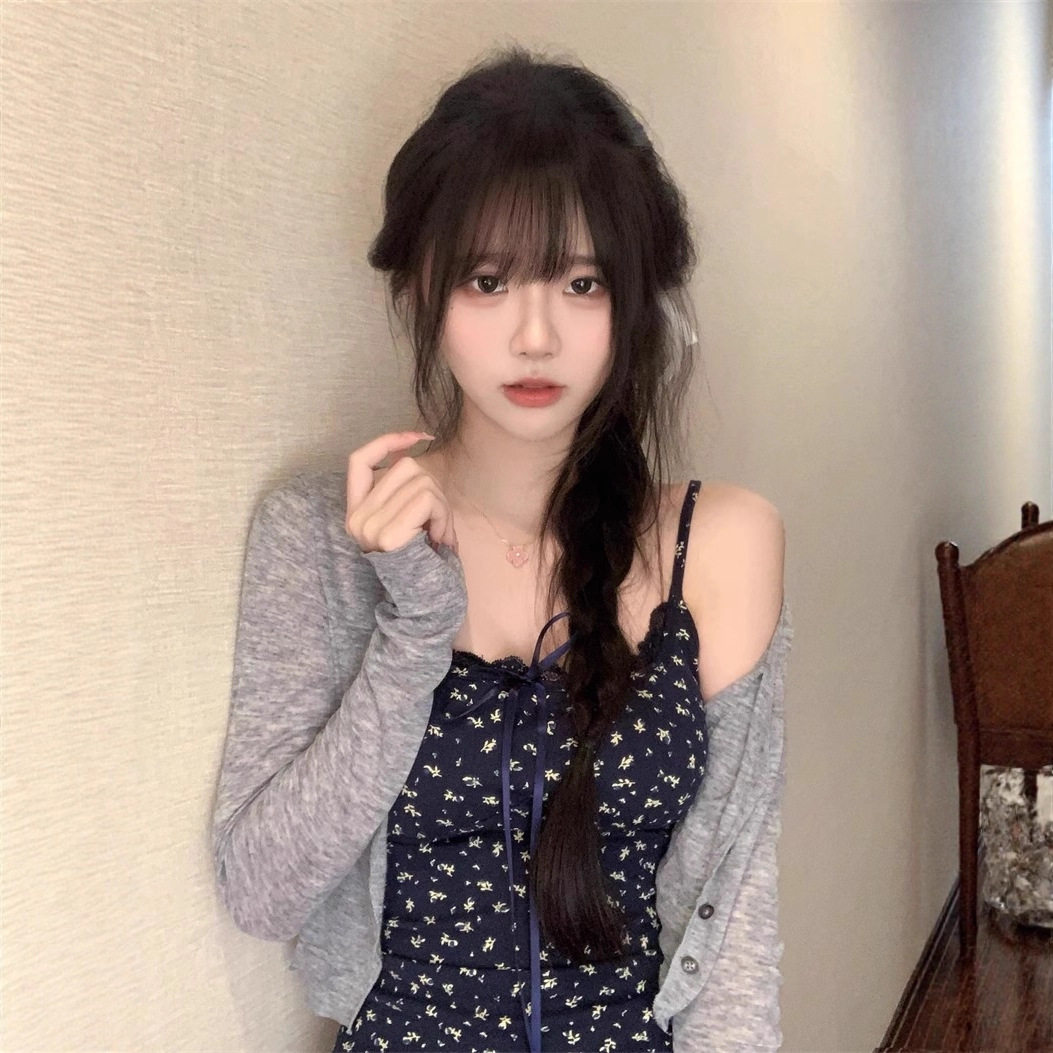 法式蓝色碎花吊带连衣裙女夏季2025新款小个子海边度假高级感短裙