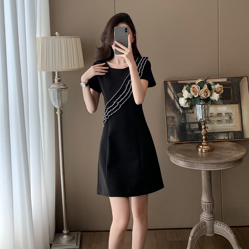 简约设计感不对称黑色超好看休闲连衣裙女夏季2024新款小个子裙子,女装/女士精品,时尚防晒服,淘宝优惠券,粉丝福利购,淘宝优惠卷