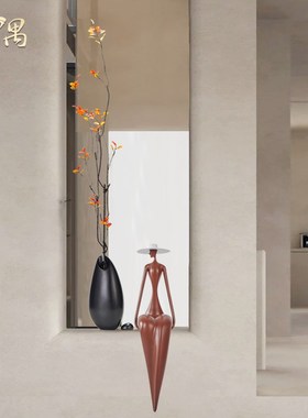 侘寂风意式人物坐姿艺术摆件客厅入户玄关隔断柜酒柜电视柜装饰品