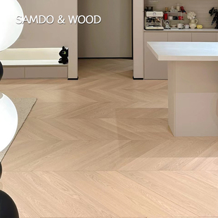 橡木大鱼骨拼多层实木复合780X127奶白色法式奶油风地暖家用地板