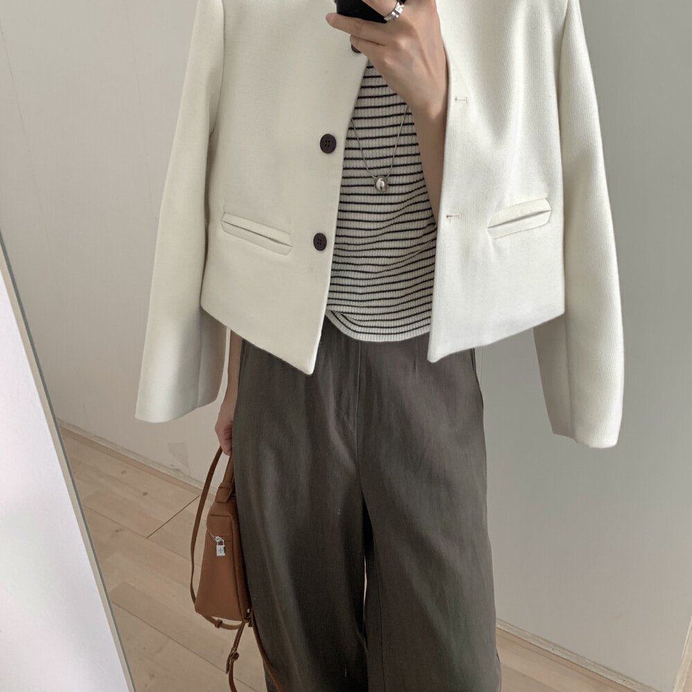 韩系圆领小香风精致短外套高级感气质显瘦百搭小西服女