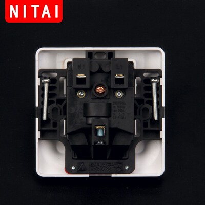 尼泰2P/3P柜式空调电热水器86型漏电保护开关32A40家用断路器空气