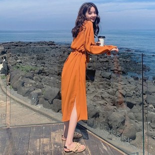 牛油果绿法式衬衫长袖连衣裙女2023早秋新款宽松打底中长裙子风衣