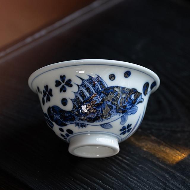 景德镇陶瓷青花主人杯手绘鱼澡纹压手杯小功夫茶具茶杯品茗杯礼盒