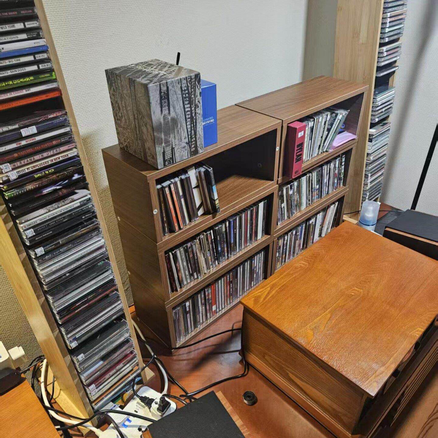 光碟收纳柜cd碟片收纳架子cd盒收纳盒木质cd碟片架子桌面简易cd架