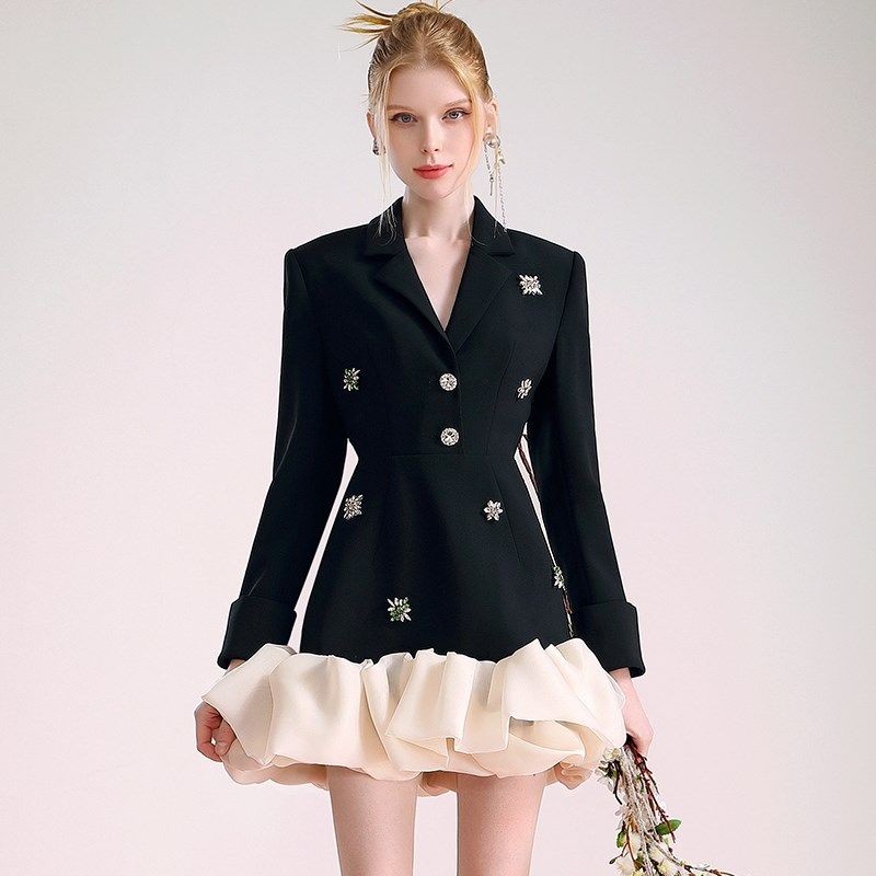 茬客钉钻红色连衣裙春季名媛气质优雅设计感年会敬酒礼服西装裙女