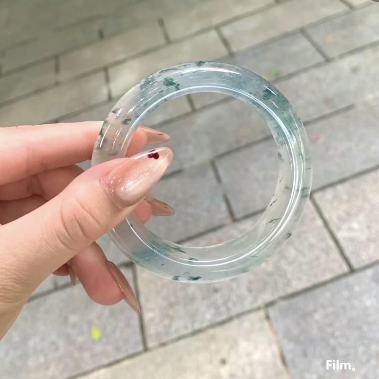 天然缅甸高冰种飘花翡翠手镯圆条玻璃种冰飘绿玉石翡翠玉镯子女款