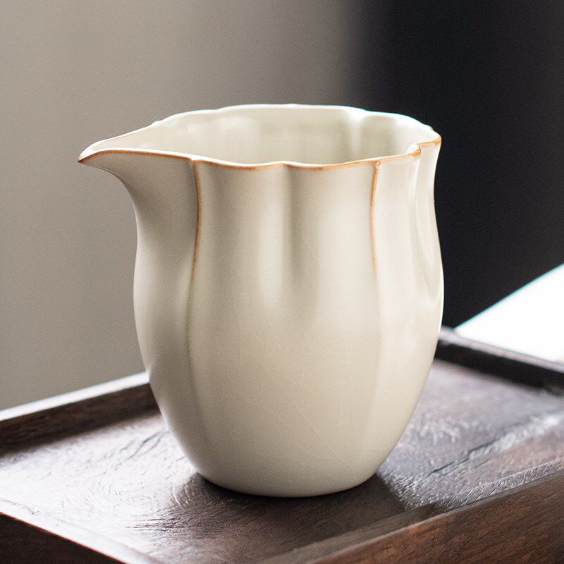 米黄汝窑分茶器中式花瓣家用茶海公道杯可养开片陶瓷茶具配件公杯