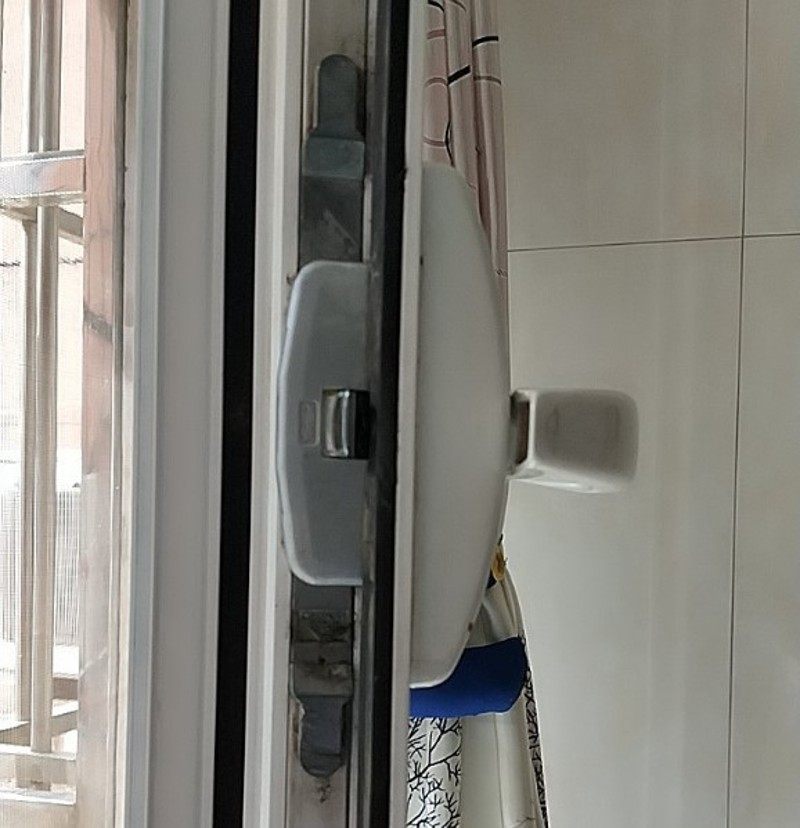 断桥铝门窗五金件 内开内倒把手配套防误器锁盒 上悬平开窗户配件