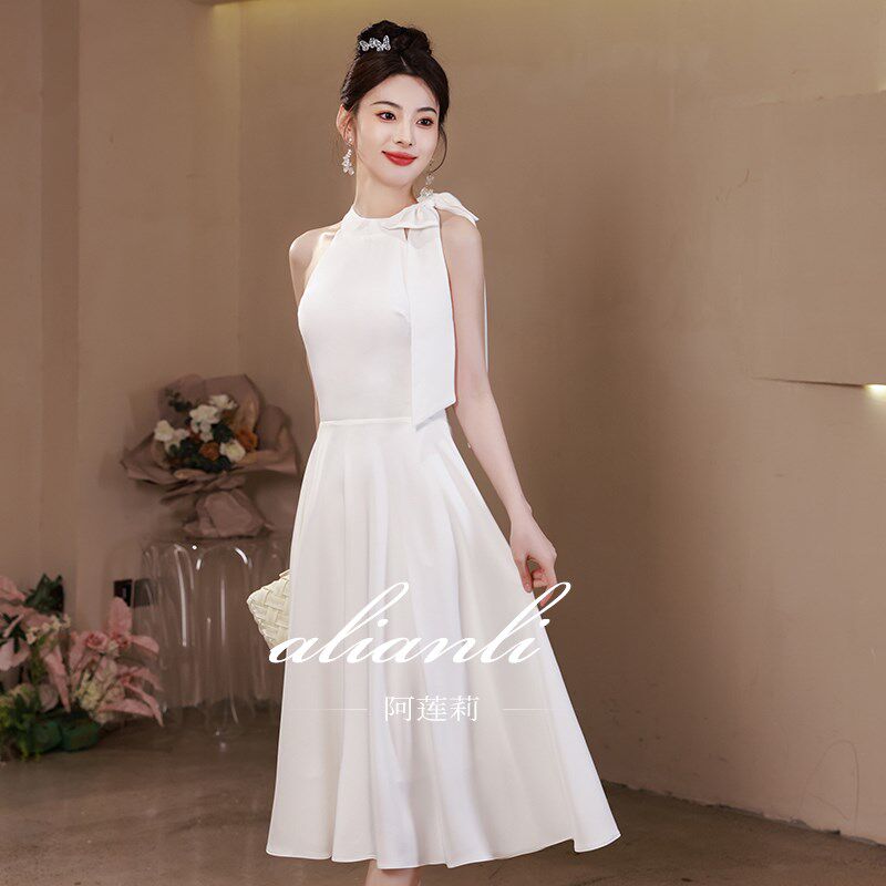 晚礼服女宴会轻奢小众高端高级感白色主持人挂脖订婚领证登记白裙
