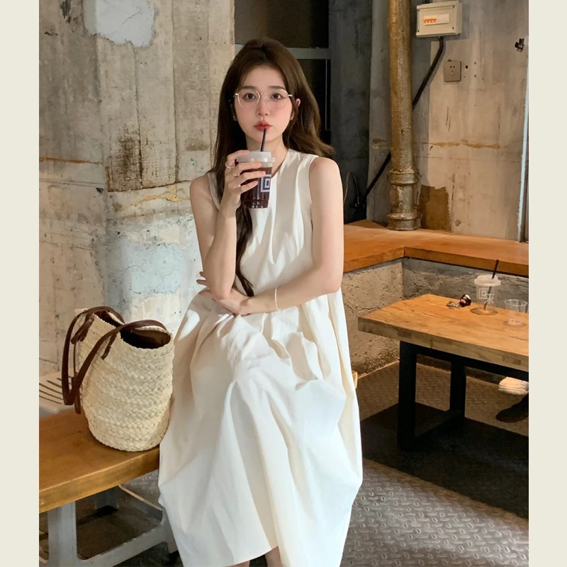 法式气质显瘦无袖背心连衣裙女夏季小众高级设计感休闲过膝长裙子