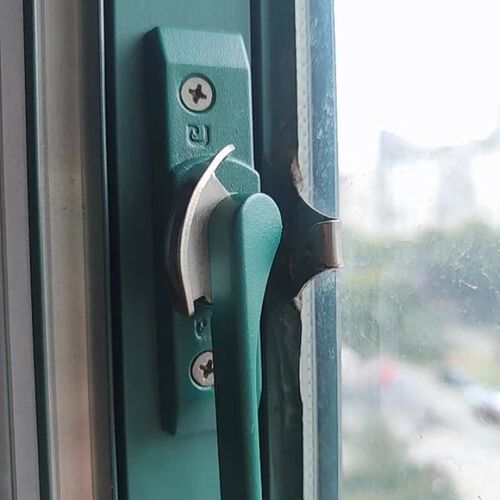 老式钩锁玻璃保险配件安全锁钩80型锁扣移门窗锁搭扣阳台不锈钢门