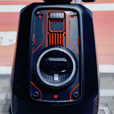 新款小牛NXT贴纸前饰板外框装饰贴纸反光贴个性改装防水车贴配件