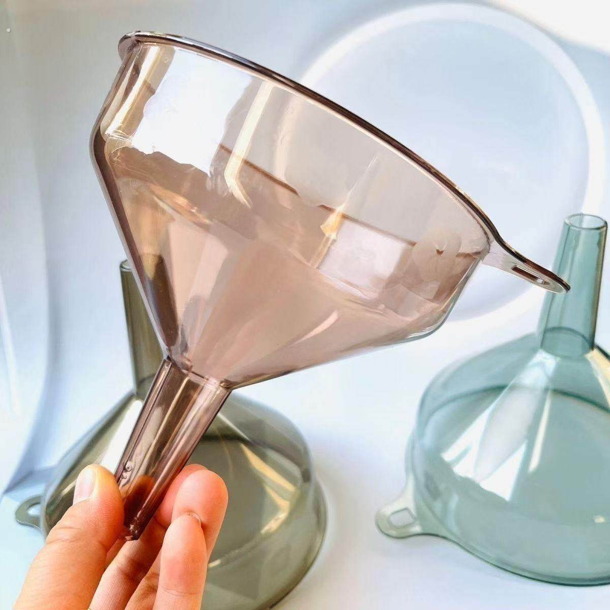 新款塑料漏斗大号宽口工具厨房大口径透明加厚分装酒漏液体锥形斗,餐饮具,漏斗,淘宝优惠券,粉丝福利购,淘宝优惠卷