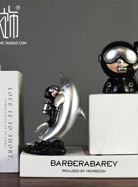 北欧轻奢水族馆潜水员鲸鱼海豚书柜装饰礼品软装样板间儿童房摆件