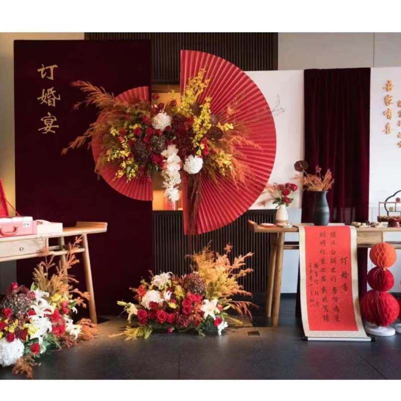 婚礼摺纸扇子新中式背景布置古风装饰订婚半圆花艺婚庆道具新款