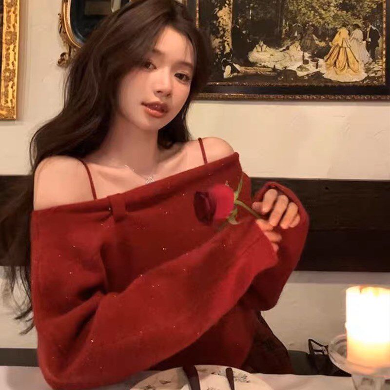 新年红色圣诞红氛围感毛衣女一字肩露肩名媛上衣亮丝两件套针织衫