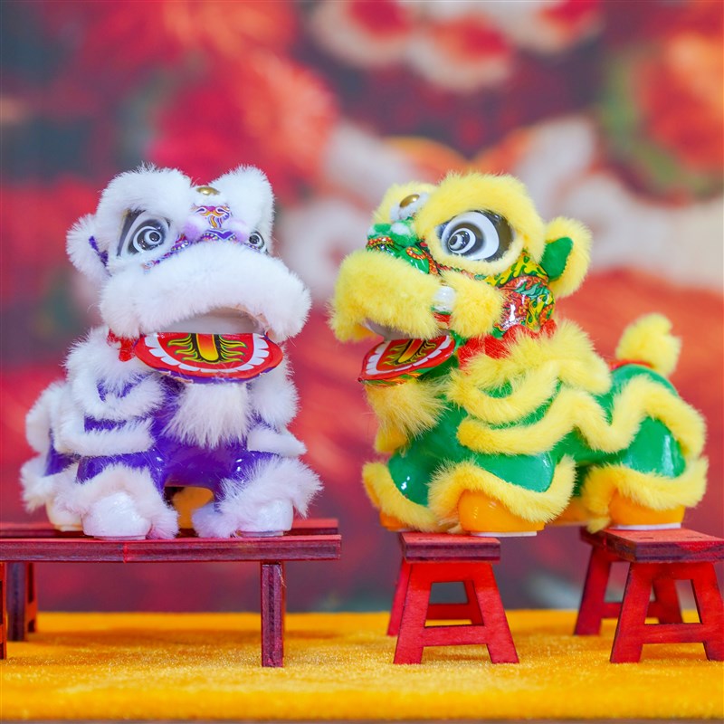 雄狮少年国潮醒狮狮子舞狮汽车车载中控小摆件装饰保平安招财摆件