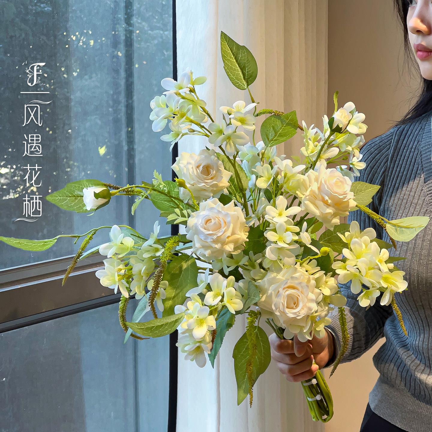 轻奢高级感逼真仿真白色花束假花摆件客厅餐桌装饰品高档花艺插花