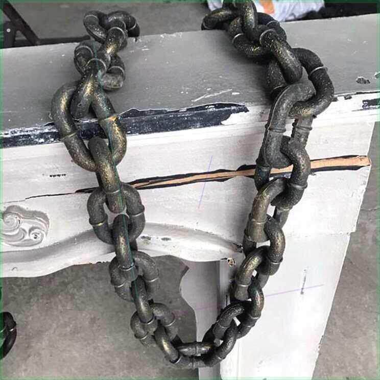 万圣节恐怖密室布景道具鬼屋牢房犯人锁铁链仿真生锈塑料链条整蛊