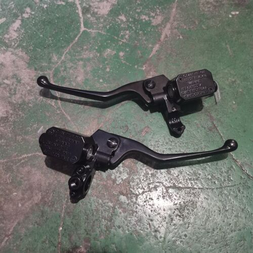 适用阿普利亚SR300 SR250 APR250T-V X7后刹车泵上泵前碟刹泵左右