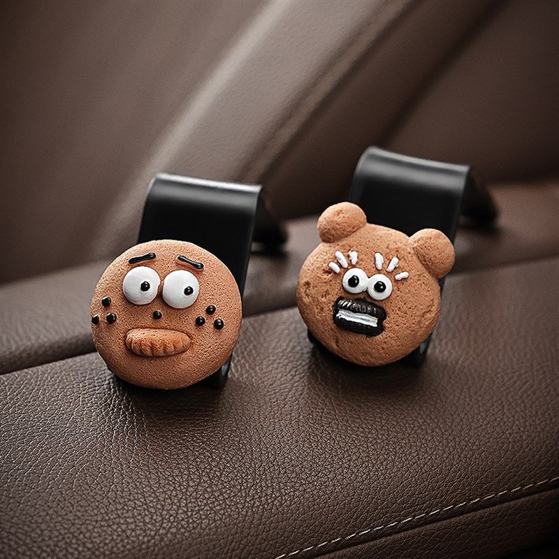 卡通饼干汽车挂钩一对装椅背车载挂钩女可爱内饰装饰车内用品大全