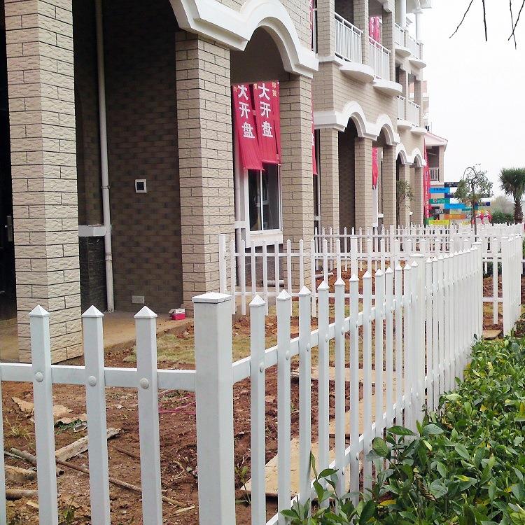 草坪护栏PV塑钢围栏公园绿化带围栏别墅花园隔离栏路边花坛栅栏