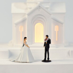 西式新娘新郎彩色人偶金属公仔模型婚庆新人摆件带礼盒新婚礼物